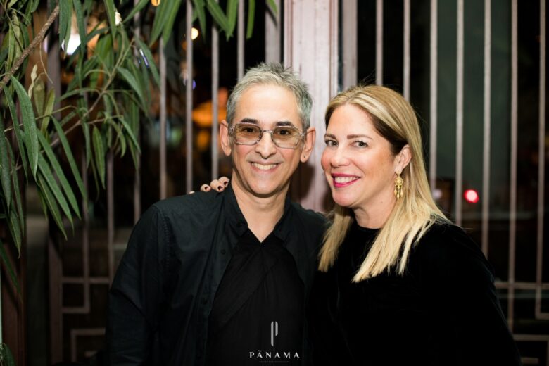 Ο dj Γιάννης Μητσοκάπας με τη Χριστίνα Τζελέπογλου