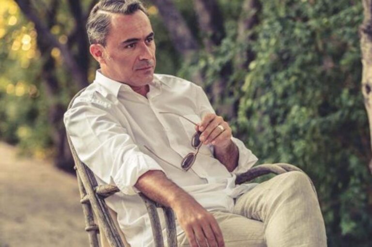 Θανάσης Κουρλαμπάς: «Ήθελε να μου πετάξει το μπουκάλι με το νερό»