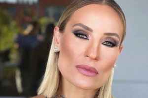 Ελεονώρα Μελέτη: Ο λόγος που δεν δείχνει ποτέ το πρόσωπο της κόρης της