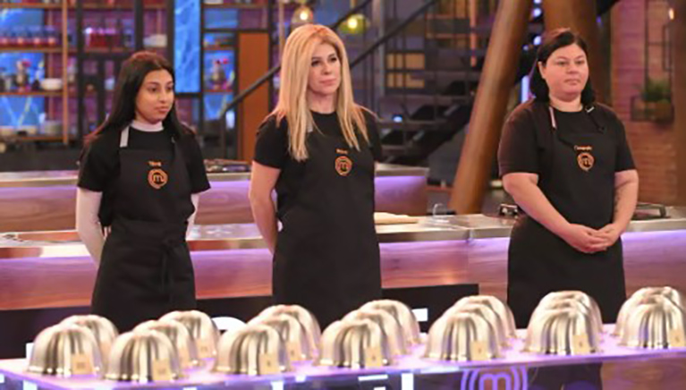 MasterChef: Ποια από τις τρεις υποψήφιες θα παραδώσει την ποδιά της;