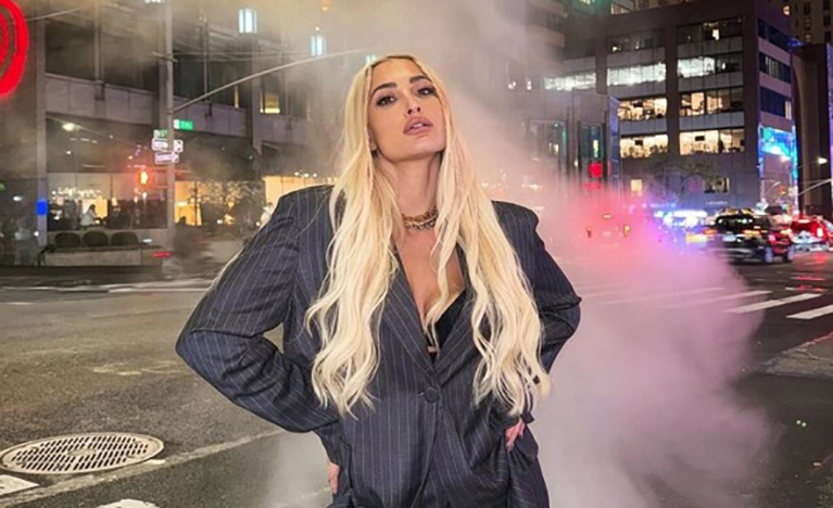 Έξαλλη η Ιωάννα Τούνη: Της κλείδωσαν τη βαλίτσα στο αεροδρόμιο