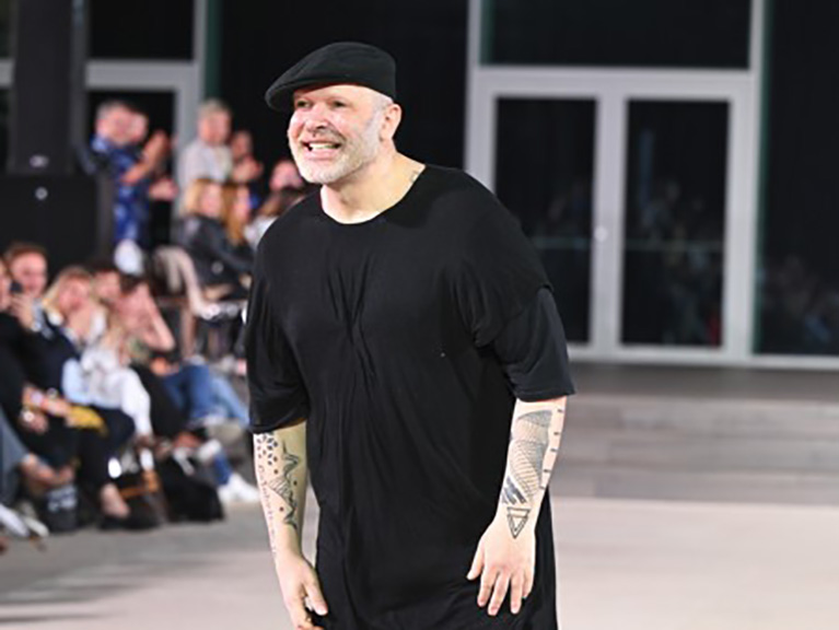 Δημήτρης Στρέπκος: «Είμαι ανοιχτός στον έρωτα, θέλω να με εμπνεύσει»