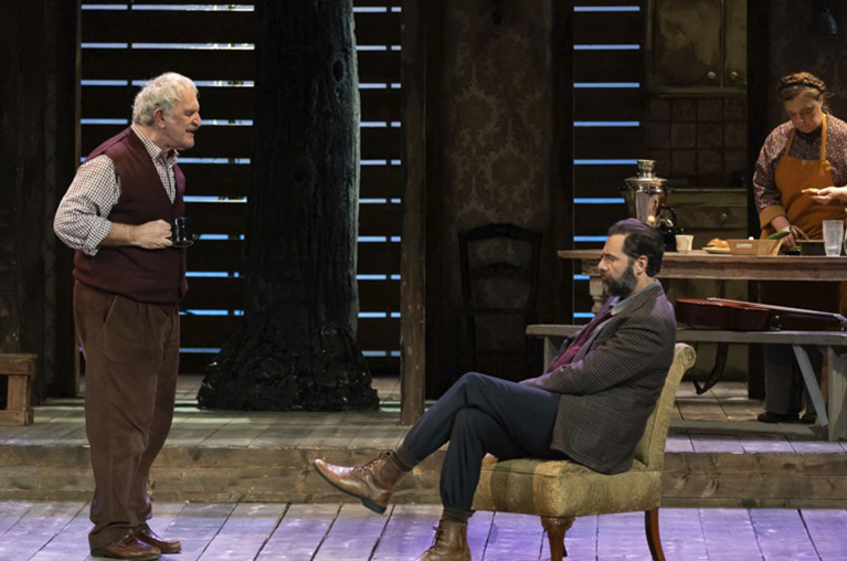 Δημοτικό Θέατρο Πειραιά: Επίσημη πρεμιέρα παράστασης «Ο Θείος Βάνιας»