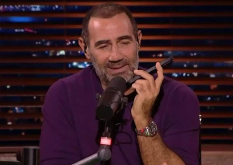 Αντώνης Κανάκης: Κάλεσε on air τη μητέρα του– «Ελπίζω να βλέπεις εμάς»