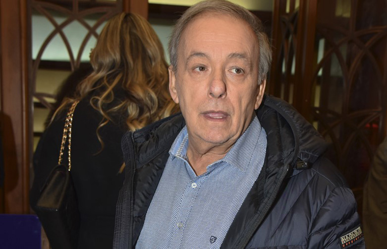 Ανδρέας Μικρούτσικος: «Λίγο πριν πέσω σε κώμα, ακού έχει σηψαιμία»