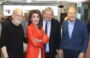 Αγγελοπούλου: Σε παρουσίαση βιβλίου για τους Ολυμπιακούς του 2004
