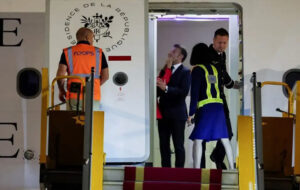 Εμανουέλ Μακρόν: Σάλος με το χαστούκι που του έδωσε η Μπριζίτ Μακρόν