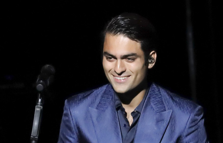 Matteo Bocelli: Συγκίνησε το κοινό με την ερμηνεία του στο Παλλάς