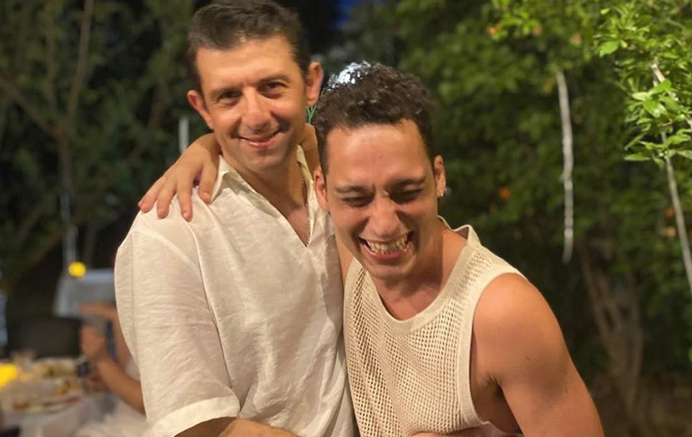 Μιχάλης Οικονόμου: «Ο γιος μας λέει ότι έχει δυο μπαμπάδες»