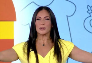 Ανθή Βούλγαρη: Επέστρεψε στην «Κοινωνία Ώρα Mega» - «Μου λείψατε»