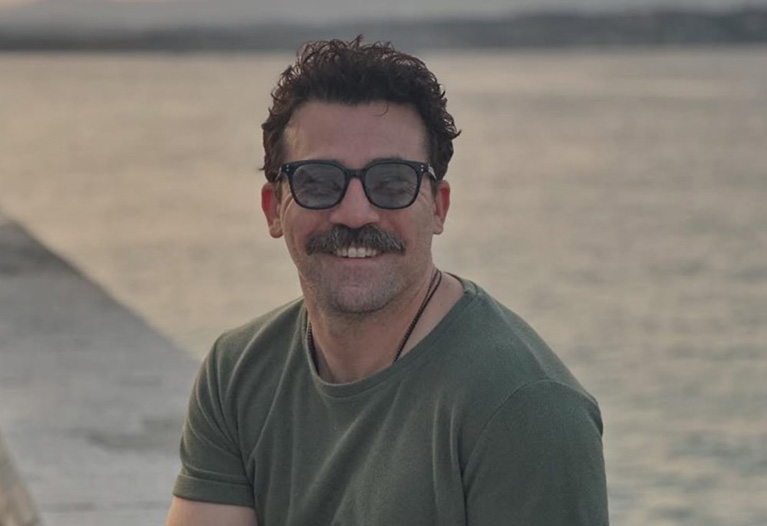 Κίμων Κουρής: «Κατανοώ τους ανθρώπους μέσα από τους ρόλους μου»