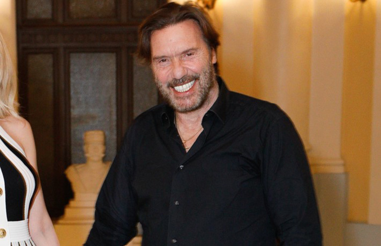 Στράτος Τζώρτζογλου: «Εγώ δεν μπήκα ποτέ στο μεγάλο κρεβάτι»