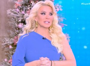 Κατερίνα Καινούργιου: Βούρκωσε στην έναρξη της εκπομπής με τις ευχές