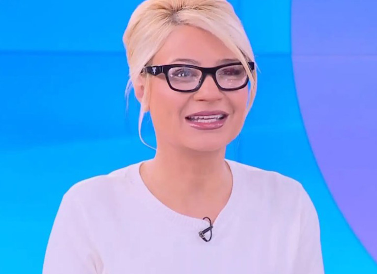 Φαίη Σκορδά: Επέστρεψε στο Buongiorno - Η επέμβαση που έκανε στο μάτι