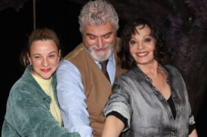 Θέατρο Ζήνα: Κοπή πίτας παράστασης «Ποιός Φοβάται τη Βιρτζίνια Γουλφ»