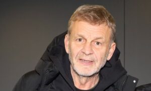 Απόστολος Γκλέτσος: «Δεν κρύβω την ηλικία μου, φαίνονται οι ρυτίδες»