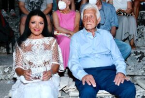 Ζωζώ Σαπουντζάκη: «Δεν γνωρίζει για τον θάνατο του συντρόφου της»
