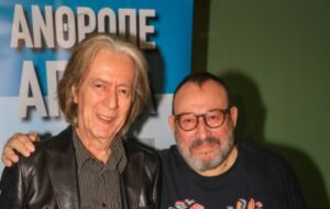 Κώστας Τουρνάς: Κυκλοφόρησε η βιογραφία του «Άνθρωπε αγάπα»