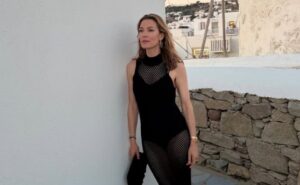 Βίκυ Καγιά: Ξέφρενο γλέντι στη Μύκονο! Το τσιφτετέλι πάνω στο τραπέζι