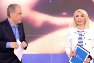 Ατύχημα για τη Μίνα Καραμήτρου: Με νάρθηκα στο χέρι στον αέρα του Open