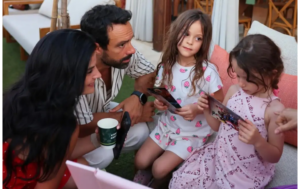 Τανιμανίδης - Μπόμπα: Το φωτογραφικό άλμπουμ από το πάρτι των διδύμων