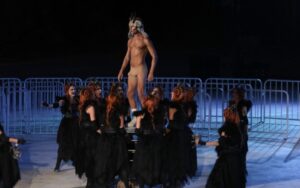 Οι «Βάκχες» αποθεώθηκαν στο θέατρο Βράχων Μελίνα Μερκούρη