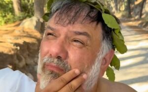Γρηγόρης Αρναούτογλου: Ντύθηκε αρχαίος Έλληνας για την εκπομπή του