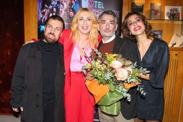 Hotel Amour: Πλήθος κόσμου στην πρεμιέρα του μιούζικαλ