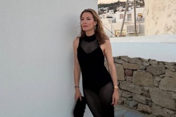 Βίκυ Καγιά: Ξέφρενο γλέντι στη Μύκονο! Το τσιφτετέλι πάνω στο τραπέζι