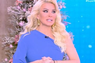 Κατερίνα Καινούργιου: Βούρκωσε στην έναρξη της εκπομπής με τις ευχές