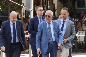 Νικήτας Κακλαμάνης - κηδεία Μάρως Κοντού: Συγκίνησε ο επικήδειος του