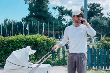 Κώστας Καραφώτης: Η οικογενειακή έξοδος με την επτά μηνών κόρη του