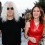 Νίκος Καρβέλας: Οι λεπτομέρειες της αγοράς της βίλας στην Εκάλη