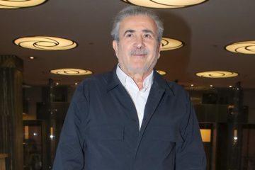 Λάκης Λαζόπουλος: Πάντρεψε την κόρη του στην Πάρο