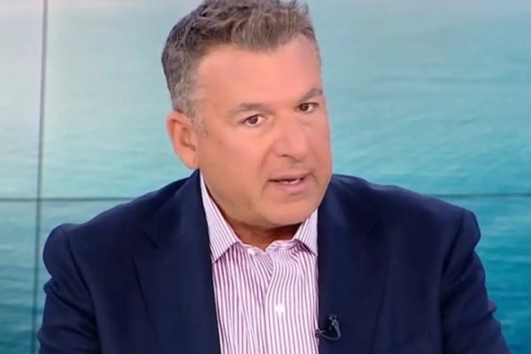 Γιώργος Λιάγκας: Το φως στο δωμάτιο του Μαζωνάκη είναι ακόμα αναμμένο
