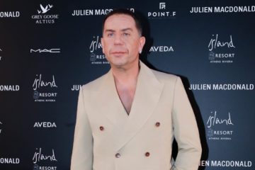 Γιώργος Μαζωνάκης: Τραγούδησε σε πανηγύρι στα Καμένα Βούρλα