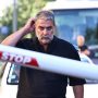 Βασίλης Μπισμπίκης: Με γλυκά στη γειτονιά που προκάλεσε το τροχαίο