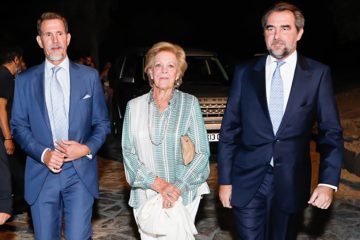 Παύλος - Νικόλαος Ντε Γκρες: Σπάνια εμφάνιση με την μητέρα τους