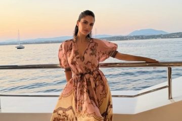 Αλεξάνδρα Νίκα: Η βόλτα με το σκάφος και η φωτογραφία με τον γιο της