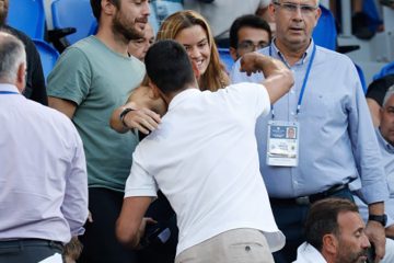 Davis Cup: Μαρία Σάκκαρη και Νόβακ Τζόκοβιτς στον αγώνα του Τσισιπά