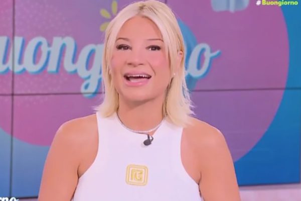 Φαίη Σκορδά: «Υποσχέθηκα ότι θα κλείσω την εκπομπή με χαμόγελο»