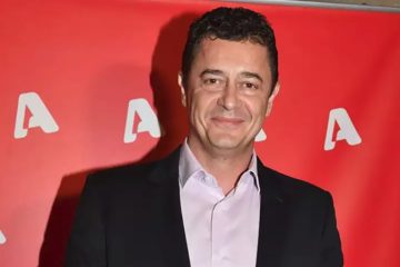 Αντώνης Σρόιτερ: «Η μαμά μου γκρινιάζει όταν δεν σηκώνω το τηλέφωνο»