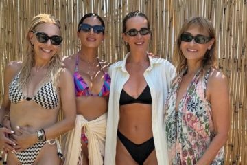 Τσιμτσιλή: Η κοινή φωτογραφία με Ζαχαρέα και Μεσσαροπούλου στη Πάρο