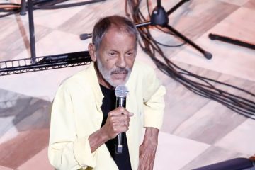 Σταύρος Ξαρχάκος: Πλήθος κόσμου στη συναυλία του στο Ηρώδειο