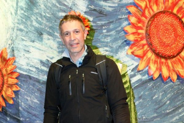 Αιμίλιος Χειλάκης: «Το θέατρο με οδήγησε σε ένα μεγαλύτερο όνειρο»